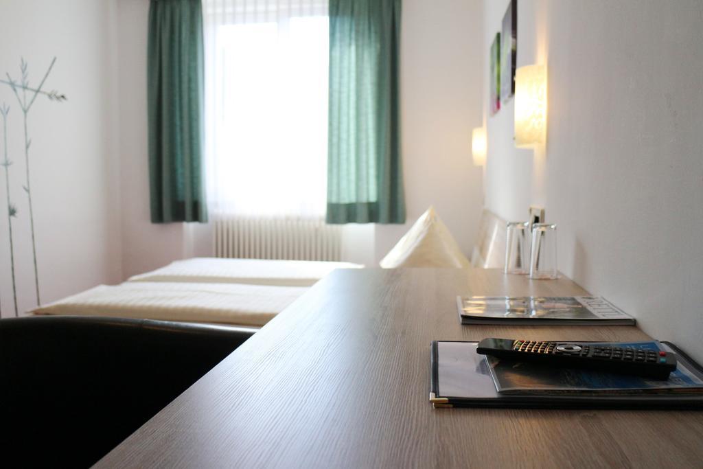 Hotel Gasthof Kasino Villach Quarto foto