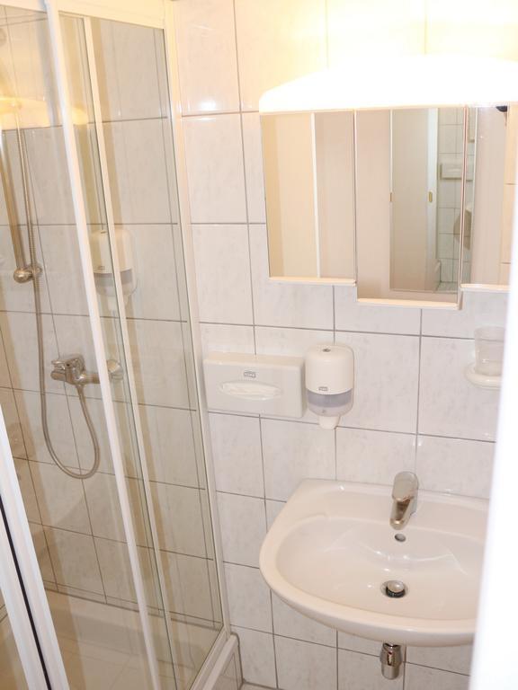 Hotel Gasthof Kasino Villach Quarto foto