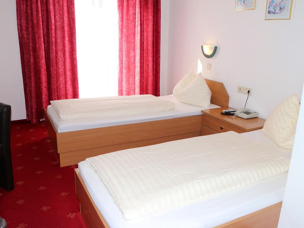 Hotel Gasthof Kasino Villach Quarto foto